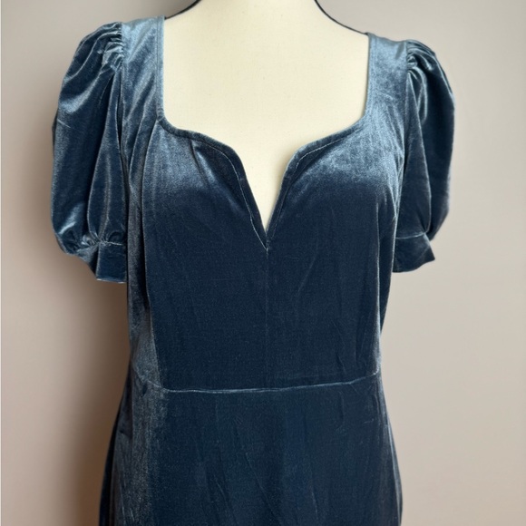 Lulus Victorious Dusty Blue Velvet Puff Sleeve Bodycon Dress size M - Picture 3 of 12